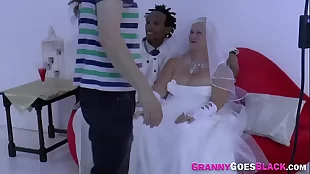 busty granny gets pussy eaten out